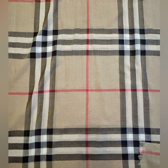 Burberry Giant Check Wool Silk Scarf. - Picture 13 of 16